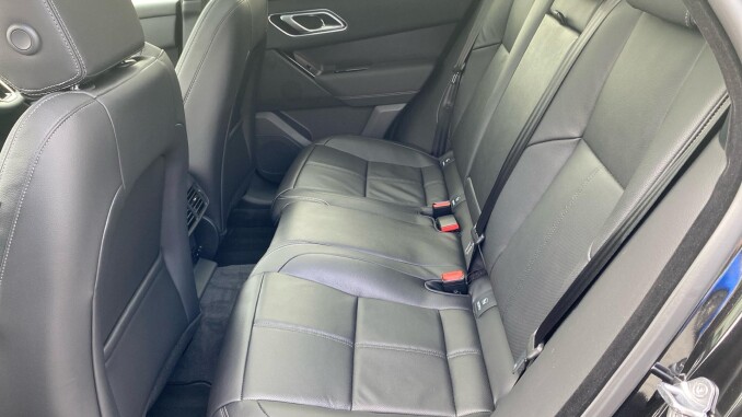 Land Rover Range Rover Velar 2.0 P400e Belgravia Edition 5dr Auto Estate - Image 4